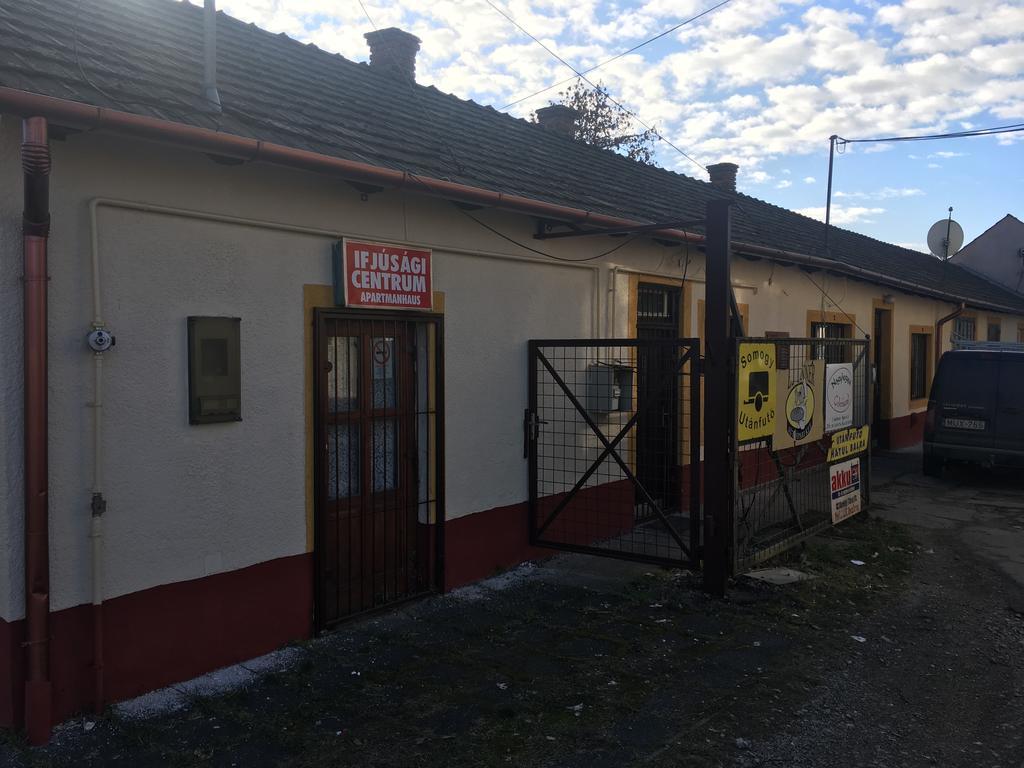 Centrum Panzió Kaposvár Exterior foto